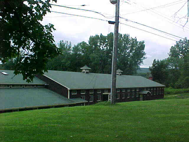 Building photograph for 33 WEATOGUE ROAD